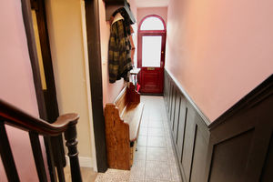 Entrance hall- click for photo gallery